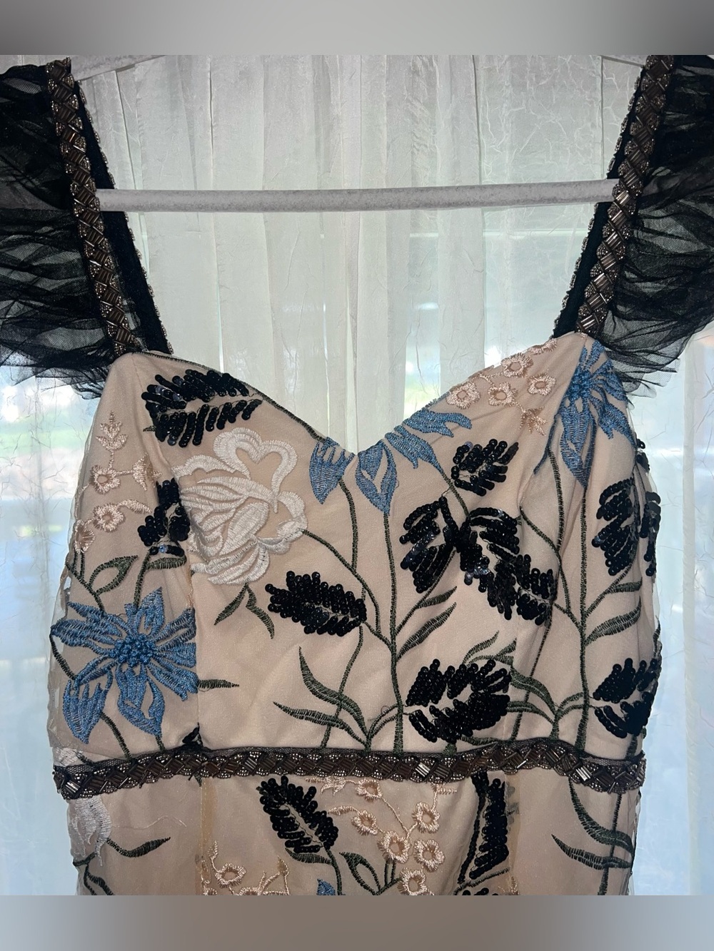 NWT Lulu's Beige Midi Dress with Black & Blue Floral Embroidery - Picture 4 of 9